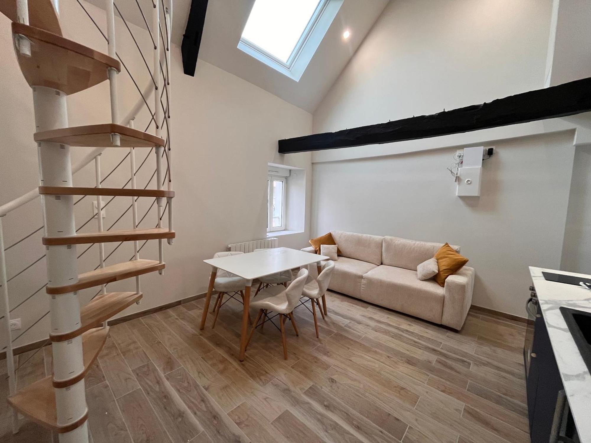 Cocon Mayennais - Loft Balneo Laval - Loveroom